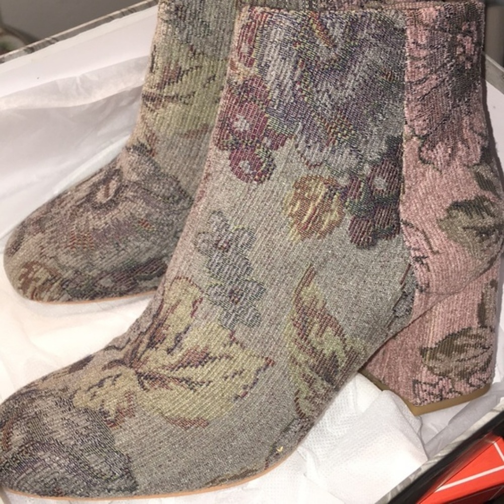 New Anthropologie Liendo Amador Brocade Boots 10